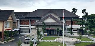 10 Program Studi S1 Sastra Inggris Terbaik dengan Akreditasi Unggul di PTN di Pulau Jawa